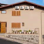 Les Residence